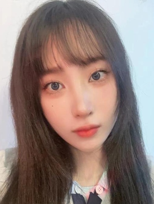 百变开心美女
