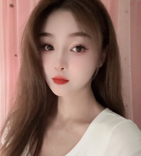 肤白奶大的风骚学妹