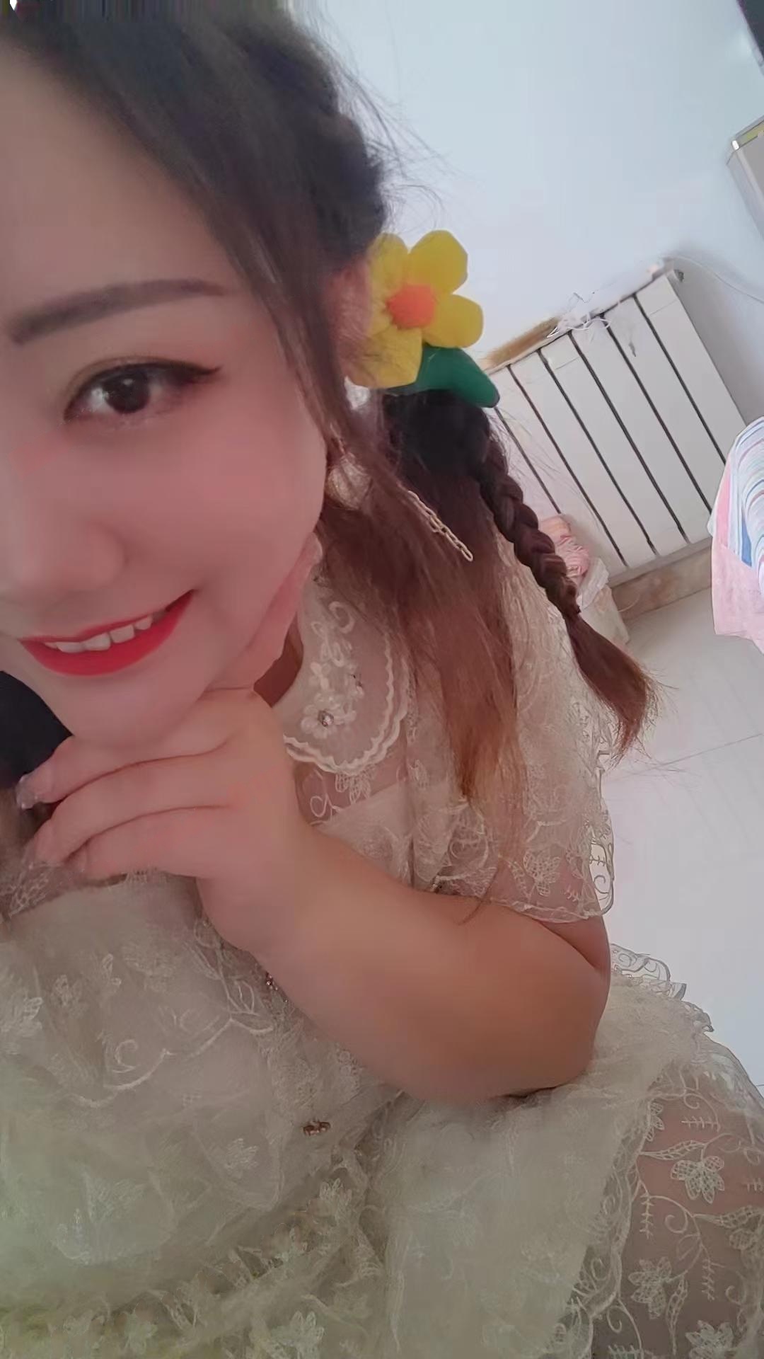 年轻大奶妹子
