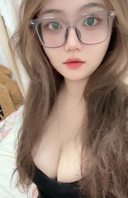 北京潘家园丰满小妹
