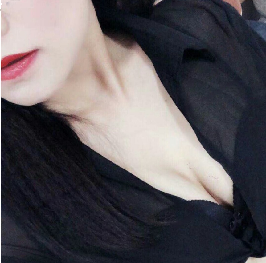 验证个皮肤白的