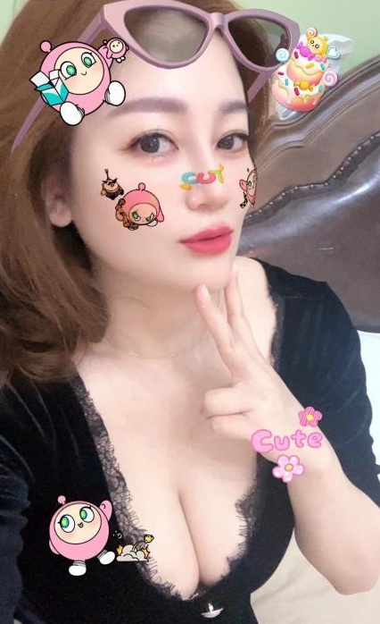 轮流女上位大胸果果