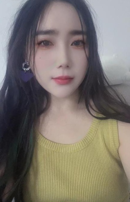 练瑜伽的小烧妹