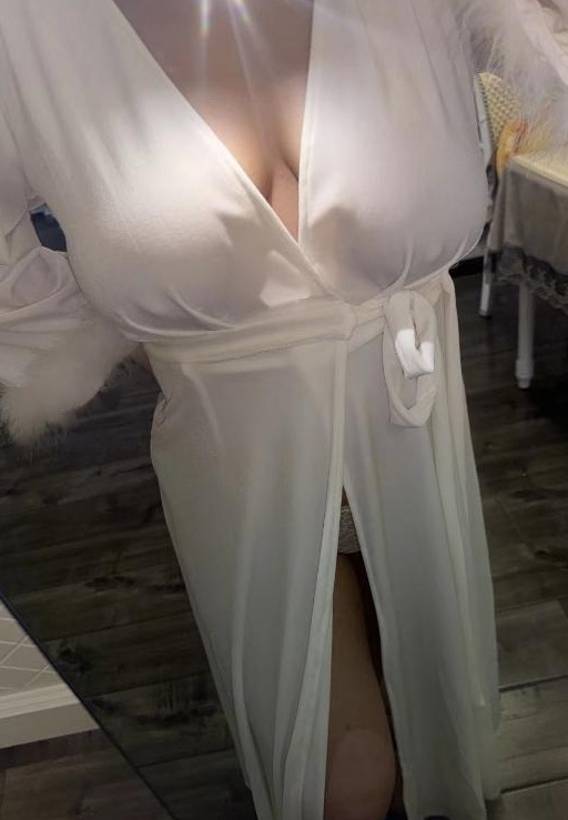 丰满小少妇