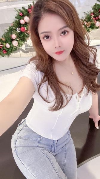 前凸后翘姐媚儿