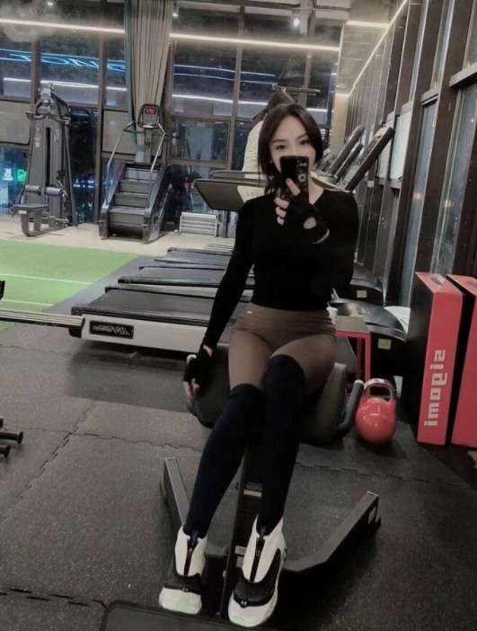 身材很好的舞蹈老师