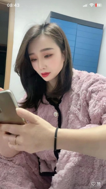 身材还行的御姐