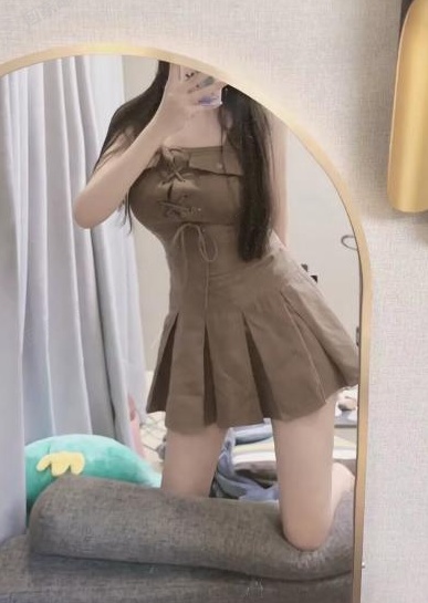 裸体围裙小少妇