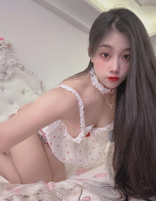吴中年轻服务系女孩