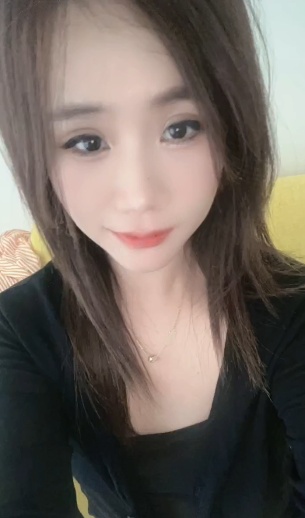 公益西桥的年轻妹子