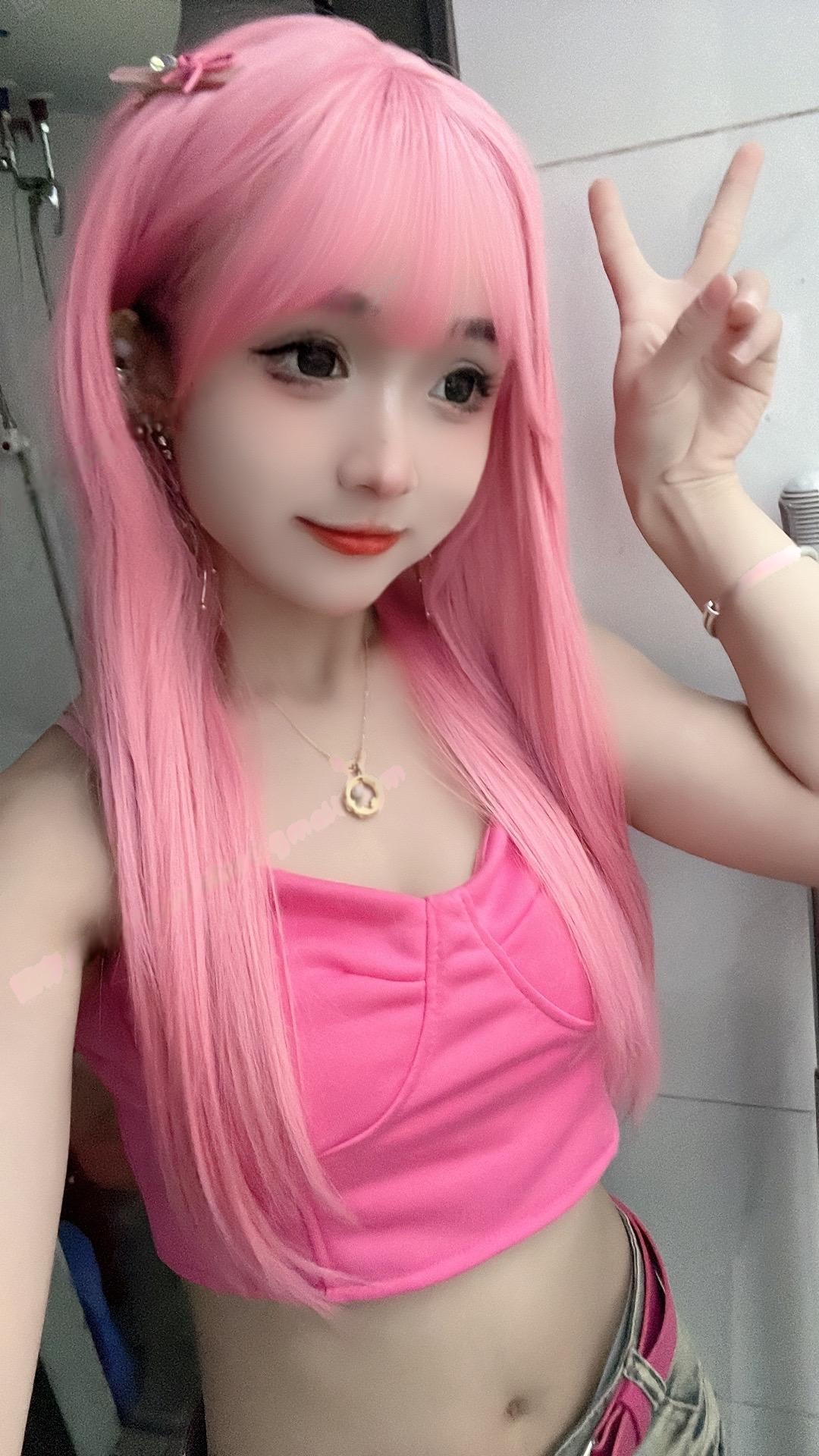 美艳潮喷粉红女孩