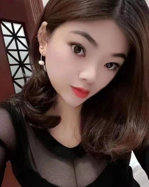 天河性感大胸妹