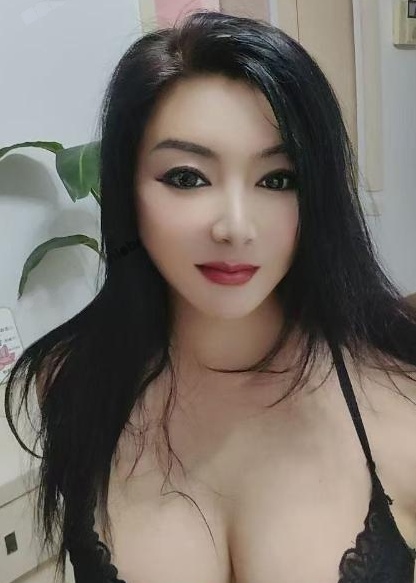 身材丰满骚熟女