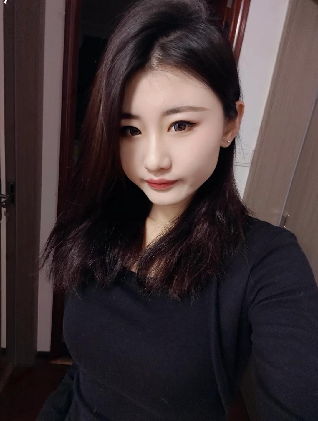 上城风骚嫩妹啪啪出水