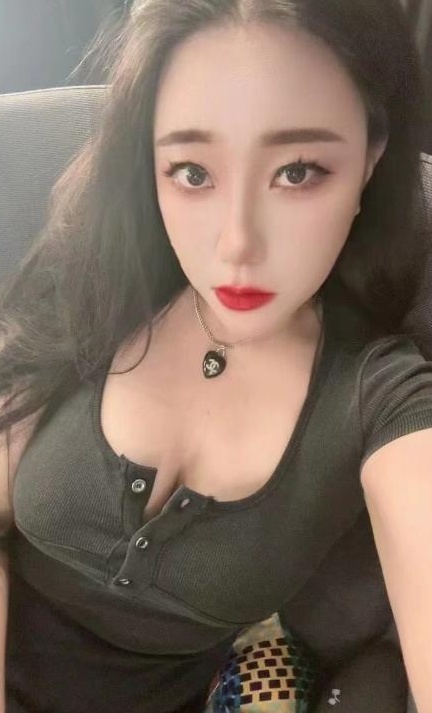 D奶喷水骚女西西