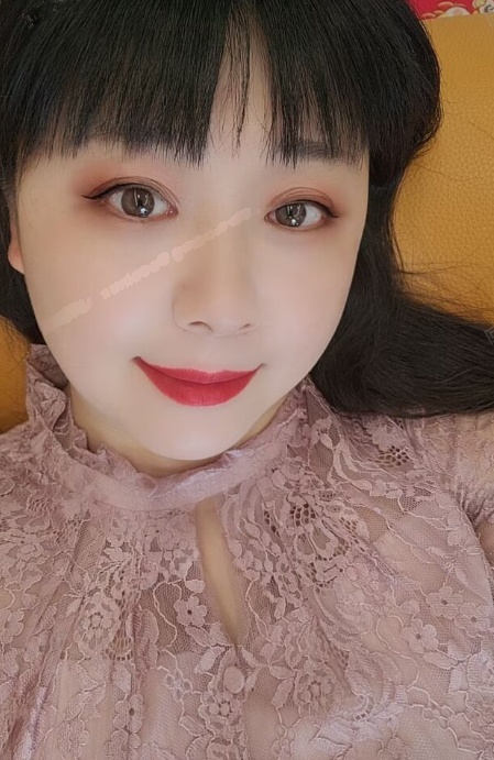 南京南站大胸小姐姐