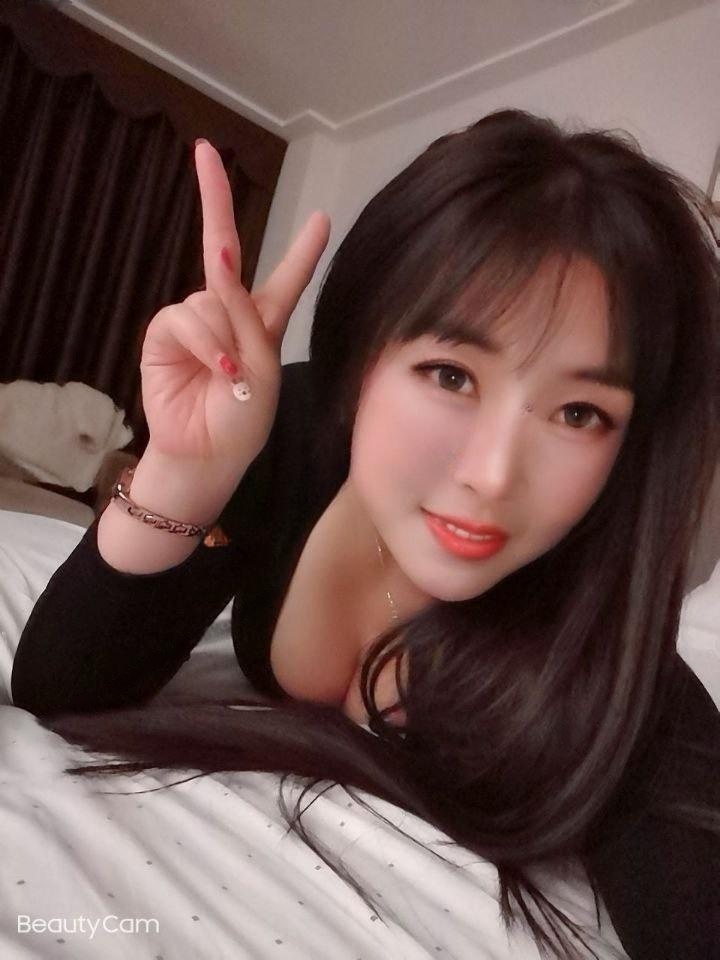 验证金水区黑丝小妖精