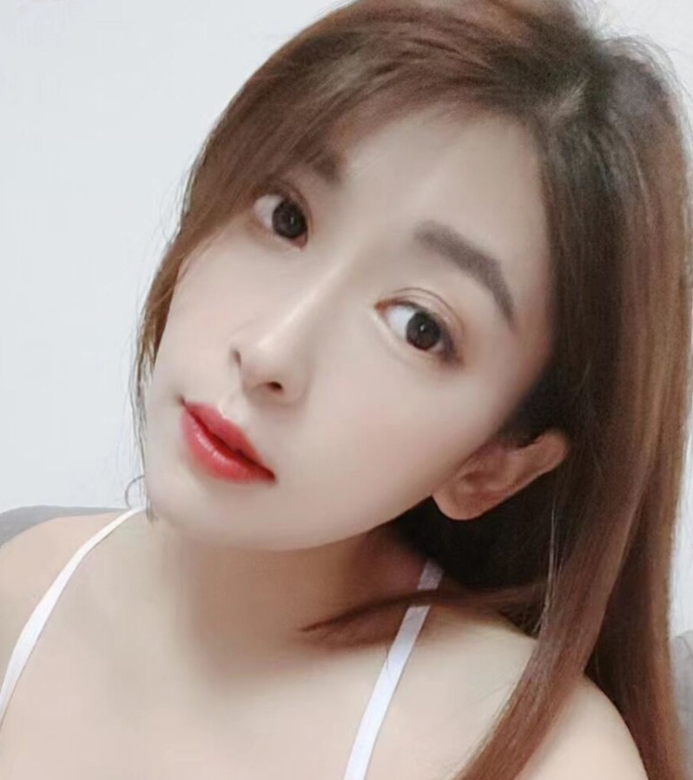 白嫩大胸翘臀小少妇