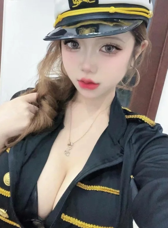新北粉粉嫩嫩丰满型妹子