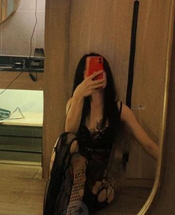 人美活好的年轻小姐姐