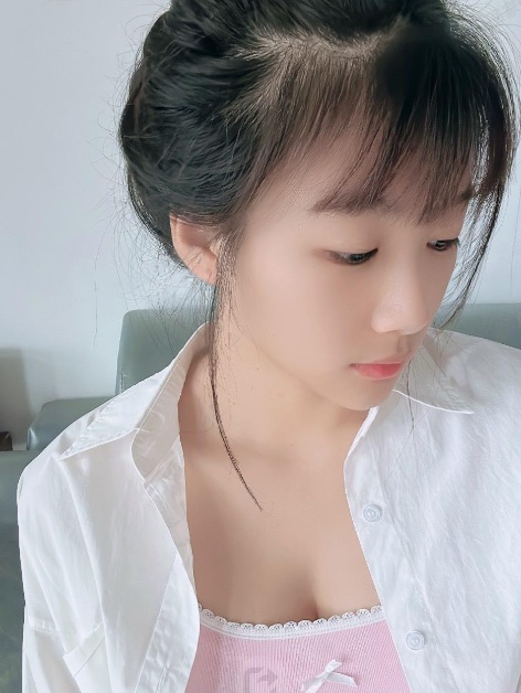 清新小嫩妹下面真的紧