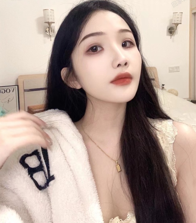 肉感大奶温柔风骚姐姐