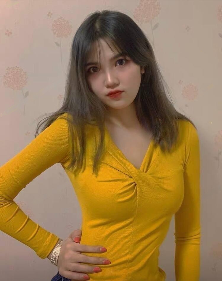 年轻妹子够水嫩