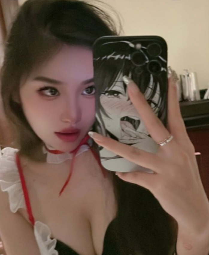 大胸制服可吻若如