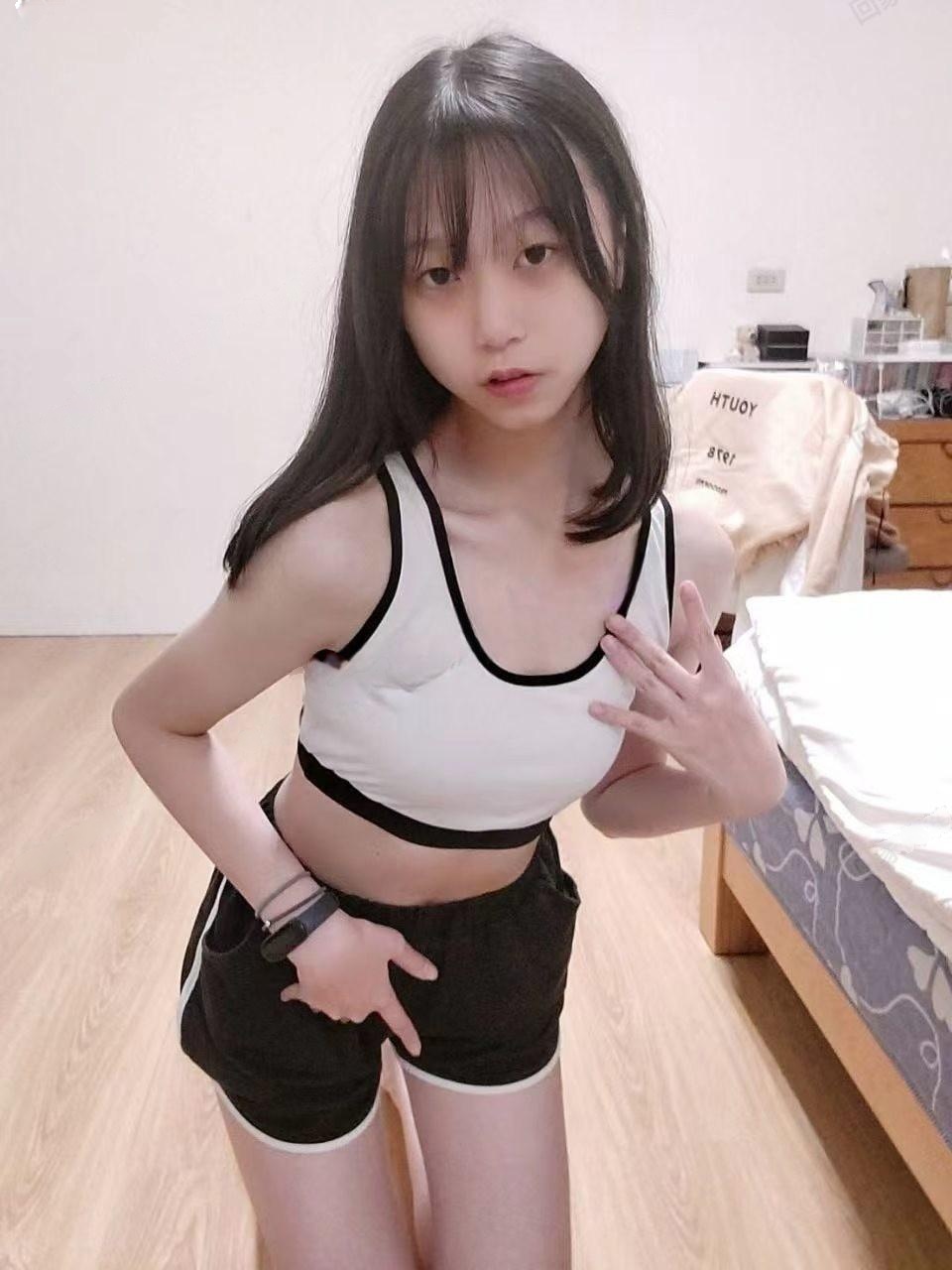 温柔女友型雪燕妹子