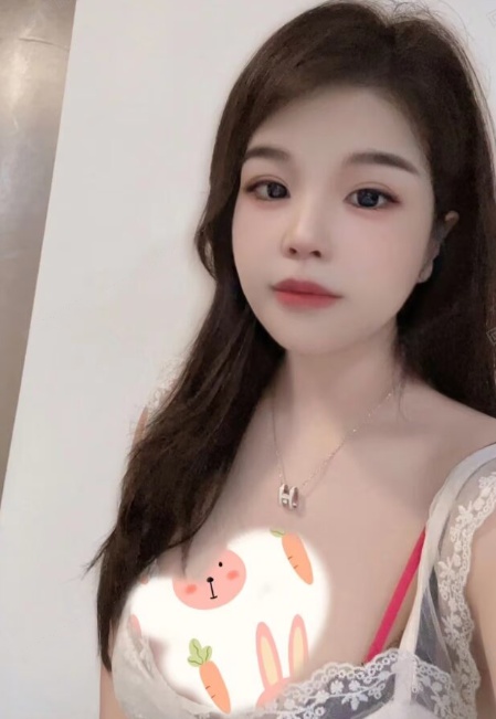 天河颜值巨乳妹子