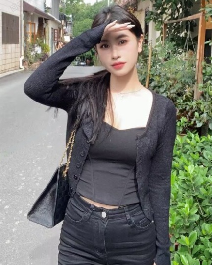长腿妩媚御姐