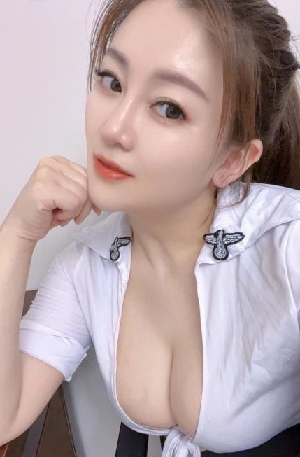 辣妹子D胸口活一流