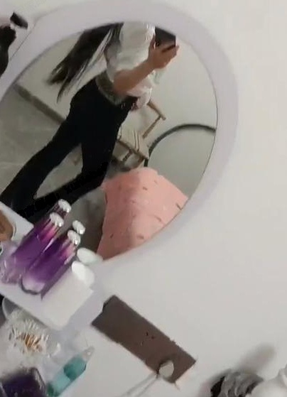 千灯镇长发飘飘的妹子