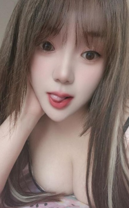 蜀山胸器逼人璐璐