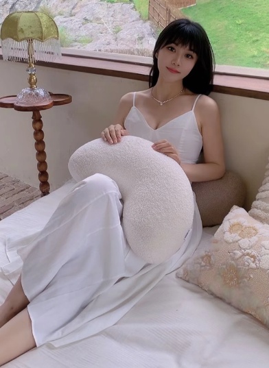 温柔贴心颜值姗姗