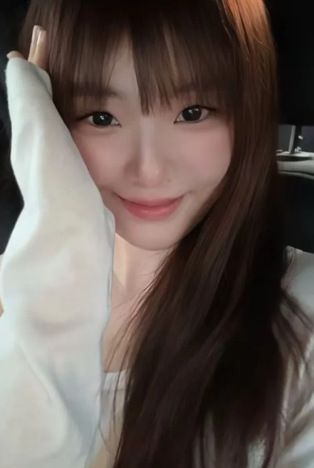 肌肤白如雪温柔少妇