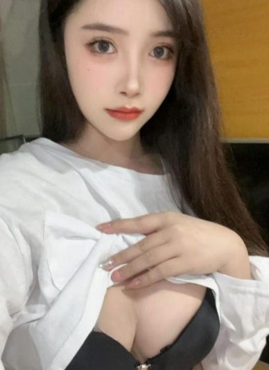 小嫩妹粉逼会喷水