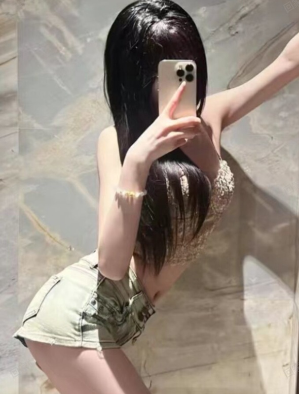 南开奥城骚气女人