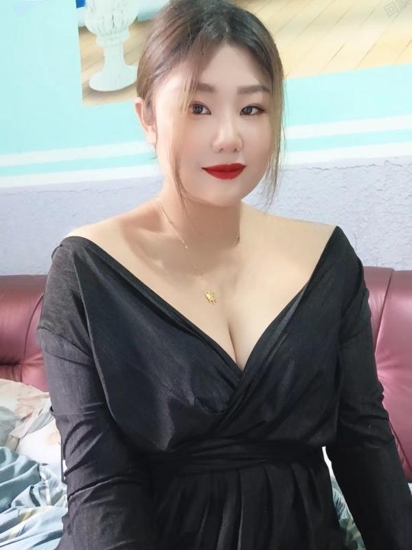 搞了个C杯美女爽歪歪