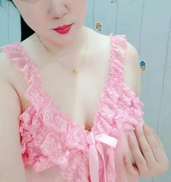 肤白少妇甜甜