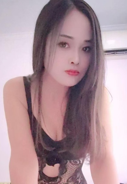 金水美腿少妇