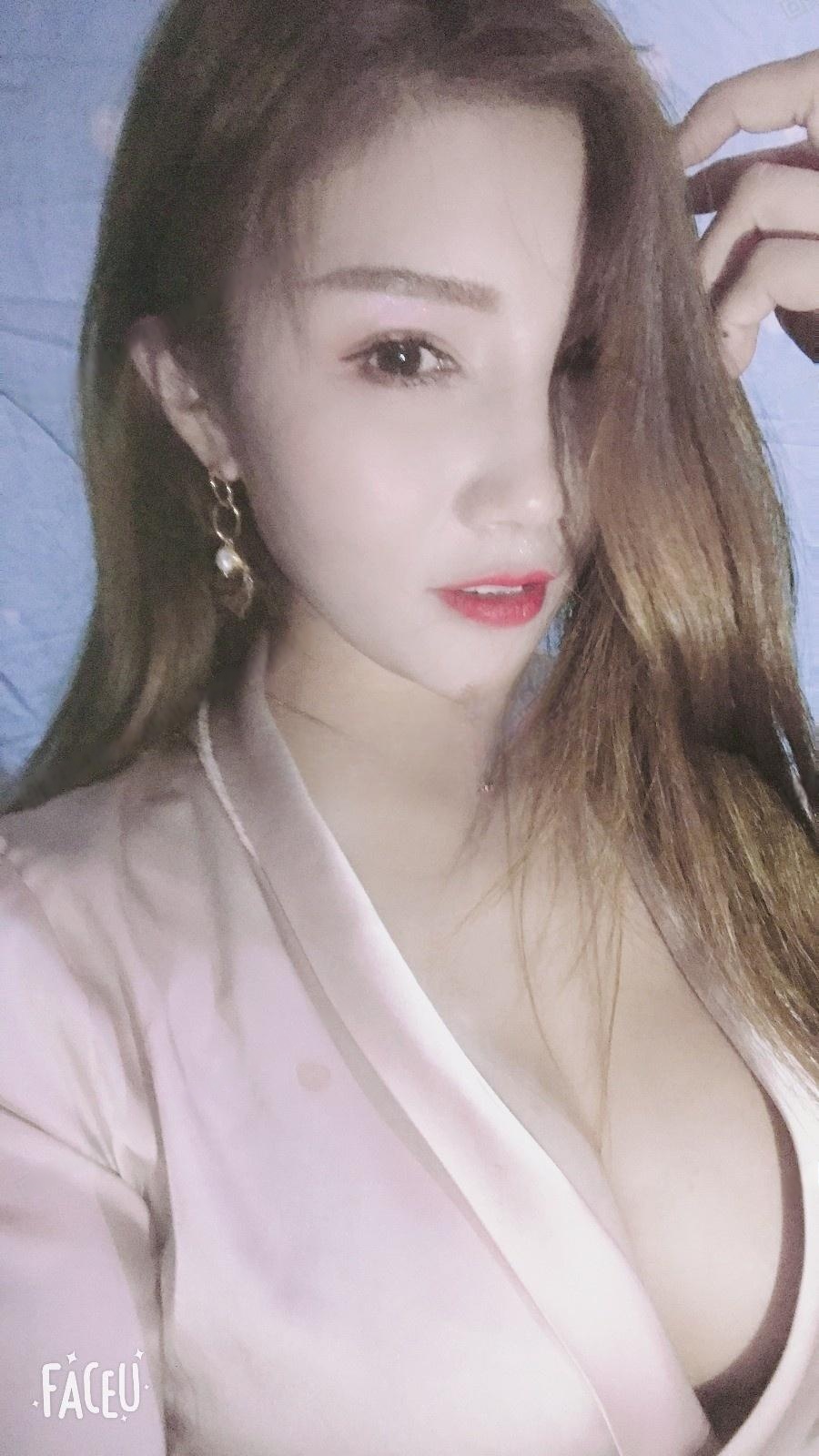 性感少妇奶子大