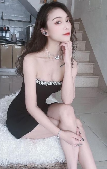 高挑美女媛媛