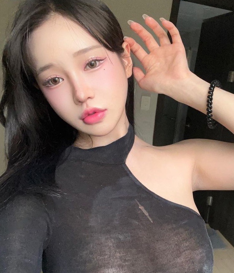 极品小妹逼嫩水多易高潮
