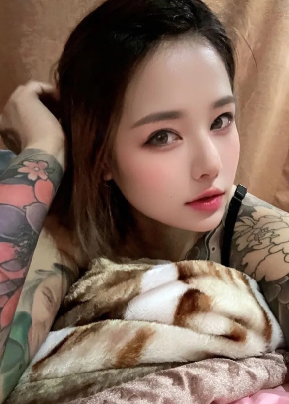 再约可三通纹身小小