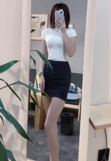 高挑可爱小姐姐
