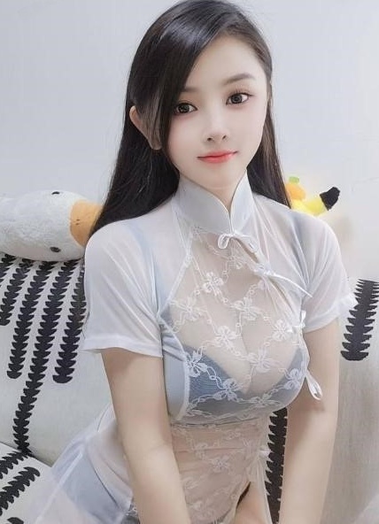 大胸小妹很会一字马潮吹