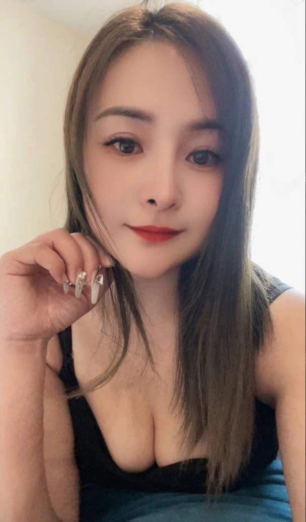 栖霞口爆奶牛少妇