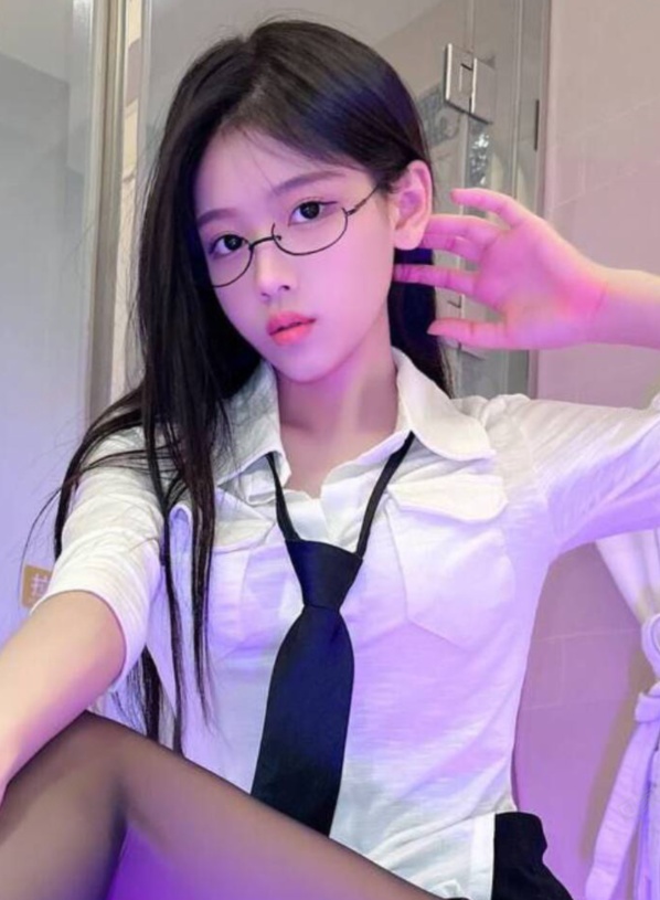 阳光干净妹子