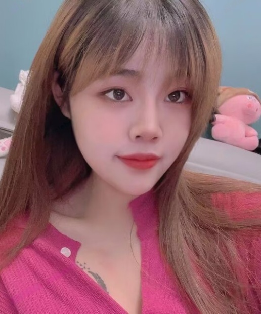鼓楼肉肉的嫩妹子